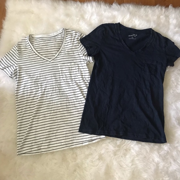 Bundle Universal Thread Monterey Tee V 